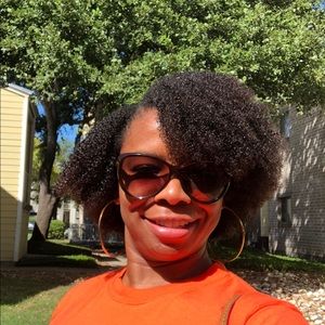 Meet your Posher, Crystal